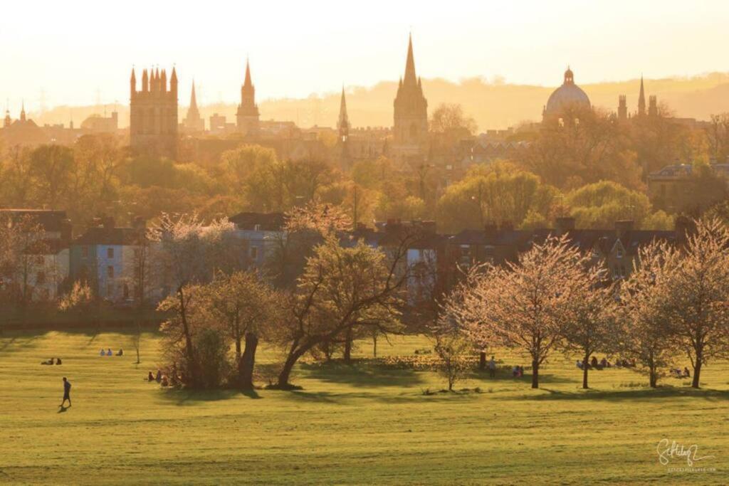 Modern 2-Bed Apartment With Balcony, Close To Oxford City Centre With Free Parking エクステリア 写真