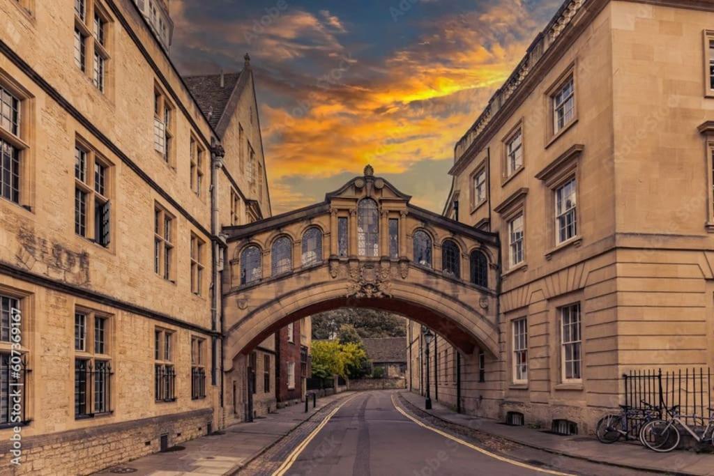 Modern 2-Bed Apartment With Balcony, Close To Oxford City Centre With Free Parking エクステリア 写真