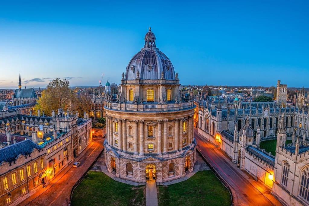 Modern 2-Bed Apartment With Balcony, Close To Oxford City Centre With Free Parking エクステリア 写真
