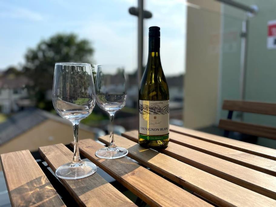 Modern 2-Bed Apartment With Balcony, Close To Oxford City Centre With Free Parking エクステリア 写真