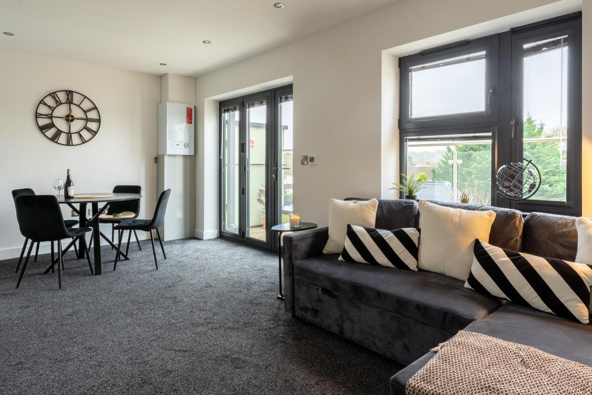 Modern 2-Bed Apartment With Balcony, Close To Oxford City Centre With Free Parking エクステリア 写真