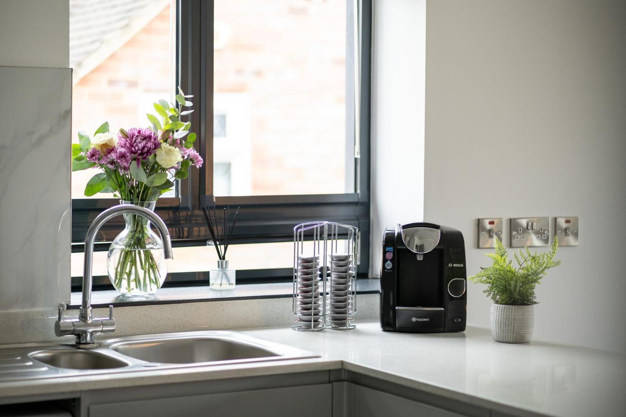 Modern 2-Bed Apartment With Balcony, Close To Oxford City Centre With Free Parking エクステリア 写真